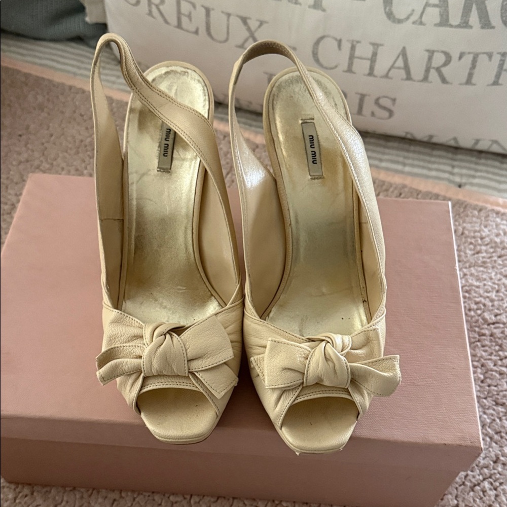 Miu Miu Bow-Accent Cream Slingback Heels